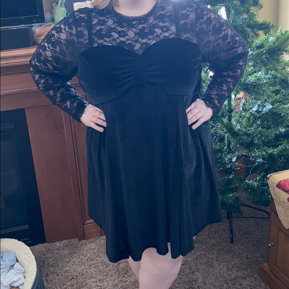 Torrid black lace dress size 6x like new!